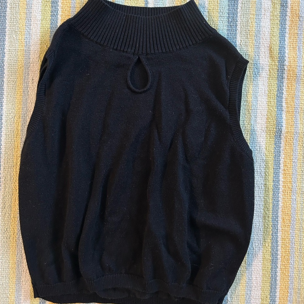 Brandy Melville Black Sleeveless Cropped Sem Turtleneck Sweater